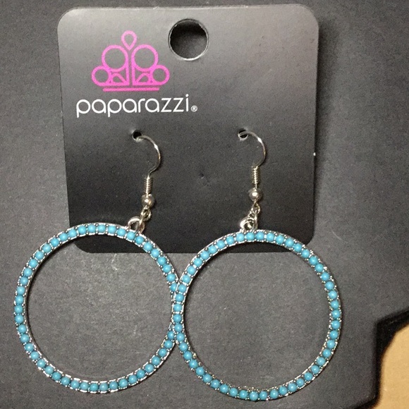 Blue Trio: 2 Earrings & 1 Ring. - Picture 6 of 6